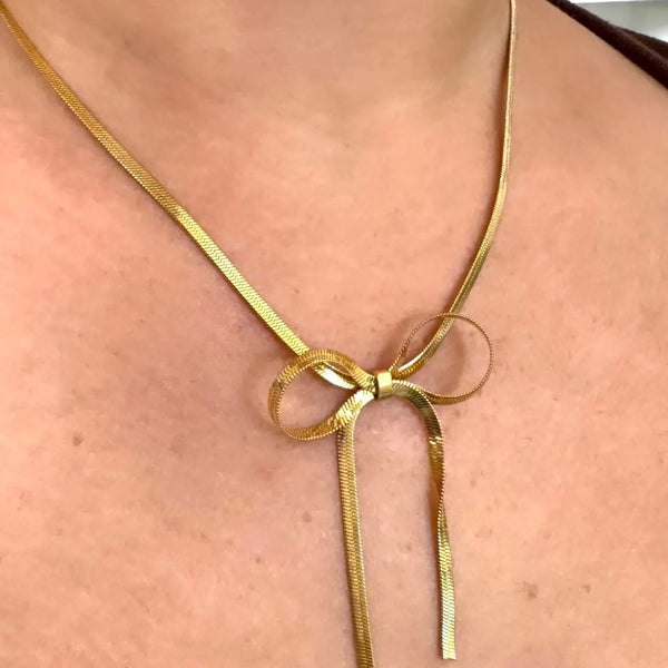 Lily Bow Necklace